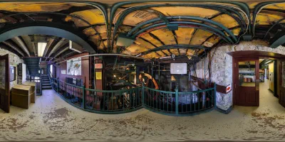 Incline museum front room where the car arrive.